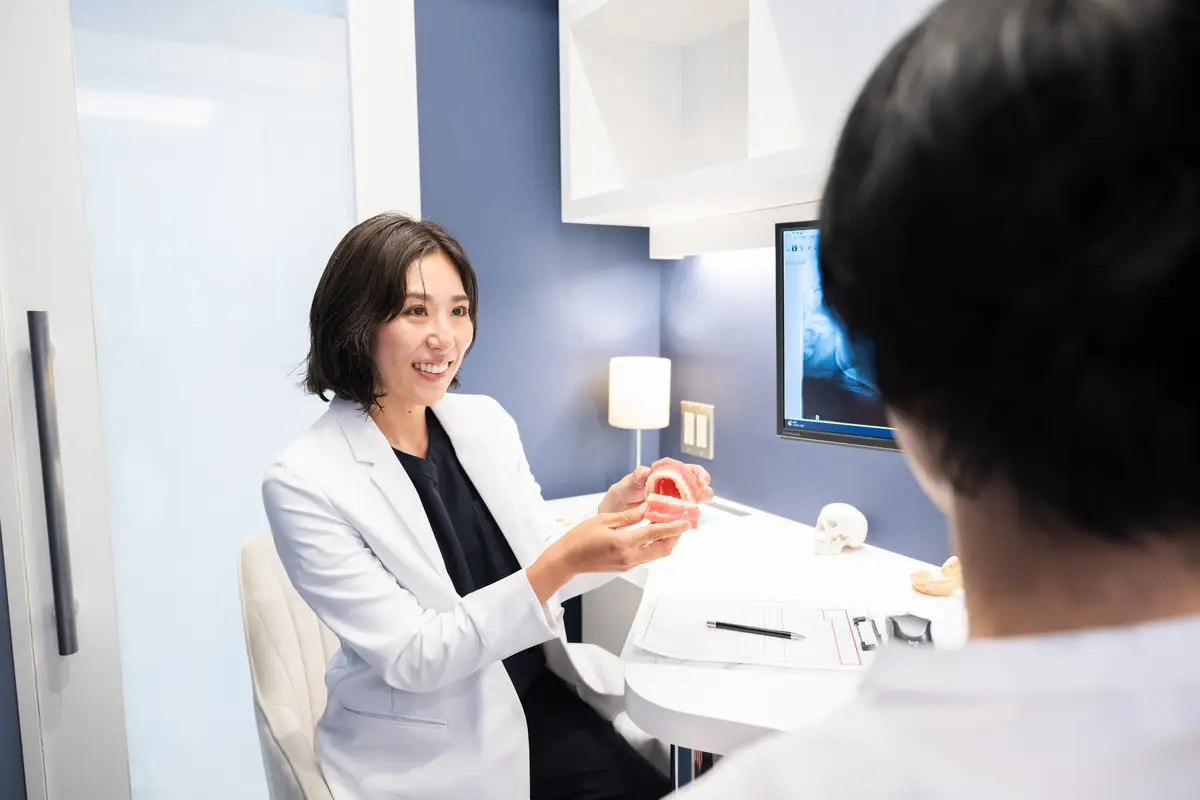 女性歯科医師の写真